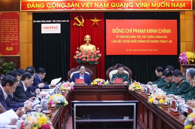 Thủ tướng Chính phủ Phạm Minh Chính làm việc với Viettel về hoạt động nghiên cứu sản xuất công nghệ cao - Ảnh: VGP/Nhật Bắc