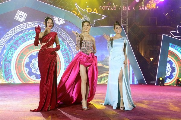 Top 3 Hoa hậu Du lịch Việt Nam 2022- Đại diện cho phụ nữ Việt Nam tham dự các sự kiện du lịch quốc tế tham dự và quảng bá cho sự kiện
