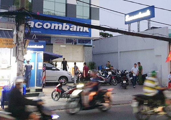Bắt giữ 02 nghi phạm trong vụ cướp ngân hàng Sacombank ở TP. Hồ Chí Minh