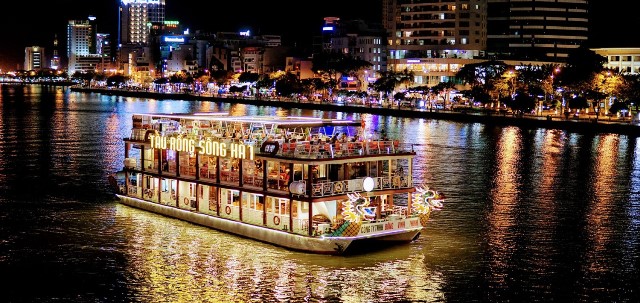 T&agrave;u Rồng s&ocirc;ng H&agrave;n, phục vụ ph&aacute;o hoa Quốc tế Đ&agrave; Nẵng
