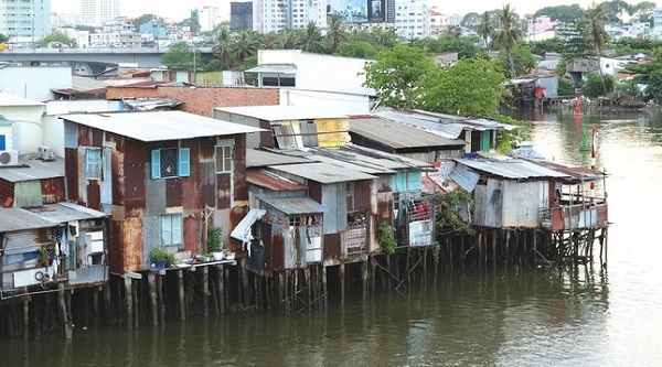 Có 107 công trình đang lấn chiếm hành lang bảo vệ bờ sông, kênh rạch ở TP. Hồ Chí Minh