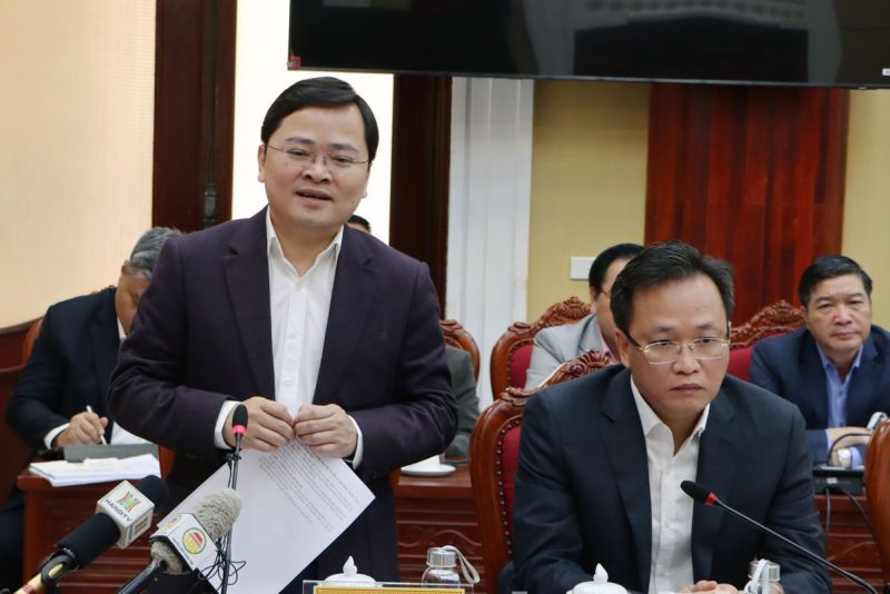 Bí thư Tỉnh ủy Bắc Ninh Nguyễn Anh Tuấn (đứng) phát biểu tại Hội nghị.
