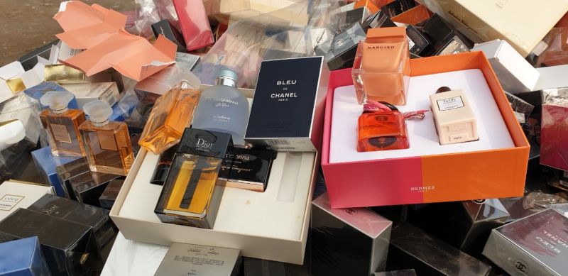 Hà Nội tiêu hủy 15 tấn hàng không rõ nguồn gốc