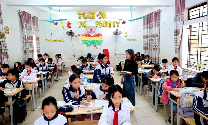 Trong kỳ tuyển sinh v&agrave;o lớp 10 năm ọc 2023-2024 tại Vĩnh Ph&uacute;c Tuyển sinh lớp 10 ở Vĩnh Ph&uacute;c: Th&iacute; sinh l&agrave;m 3 b&agrave;i thi với kiến thức của 5 m&ocirc;n