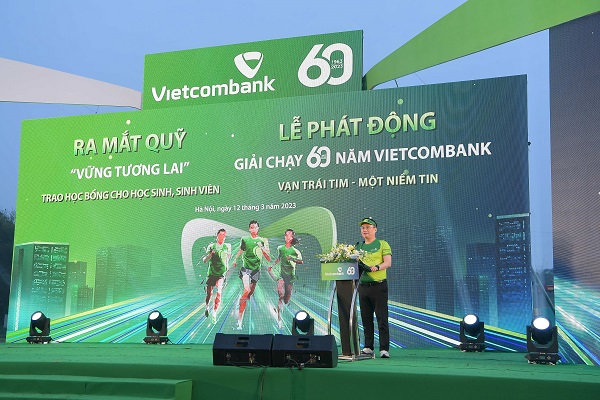 Ông Nguyễn Thanh Tùng - Thành viên Hội đồng quản trị, Tổng Giám đốc Vietcombank phát biểu khai mạc và phát động giải chạy