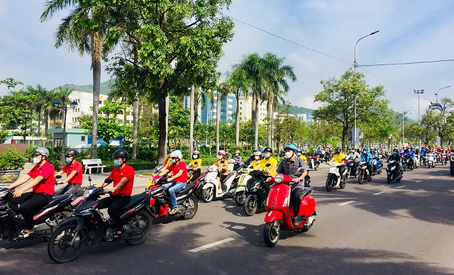 Đoàn xe máy cổ động Ngày Quyền của Người tiêu dùng Việt Nam năm 2023.