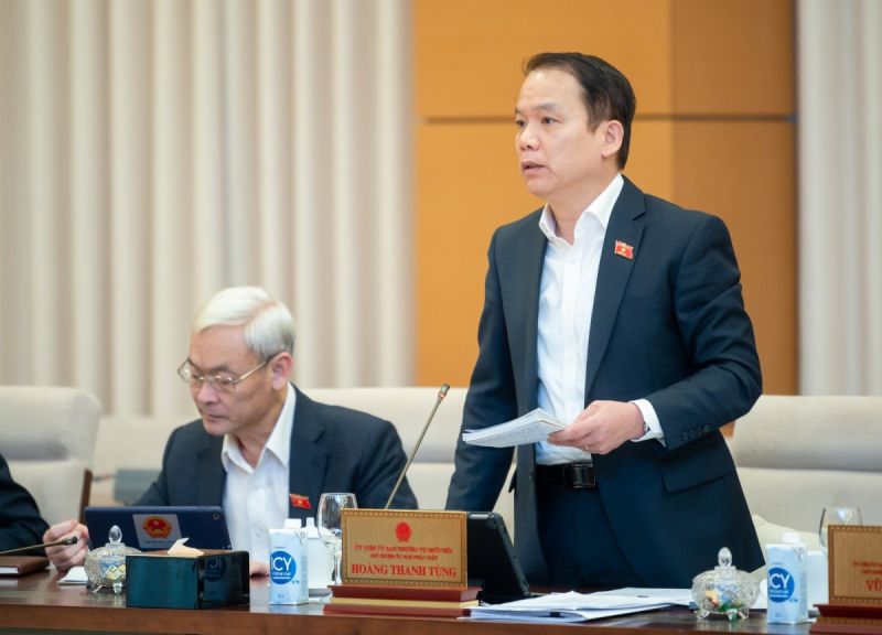 Chủ nhiệm Ủy ban Pháp luật Hoàng Thanh Tùng tại Phiên họp thứ 21 của Ủy ban Thường vụ Quốc hội. Quochoi.vn