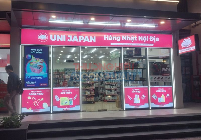 Cửa hàng UNI JAPAN Hà Nội bày bán thuốc và thực phẩm chức năng