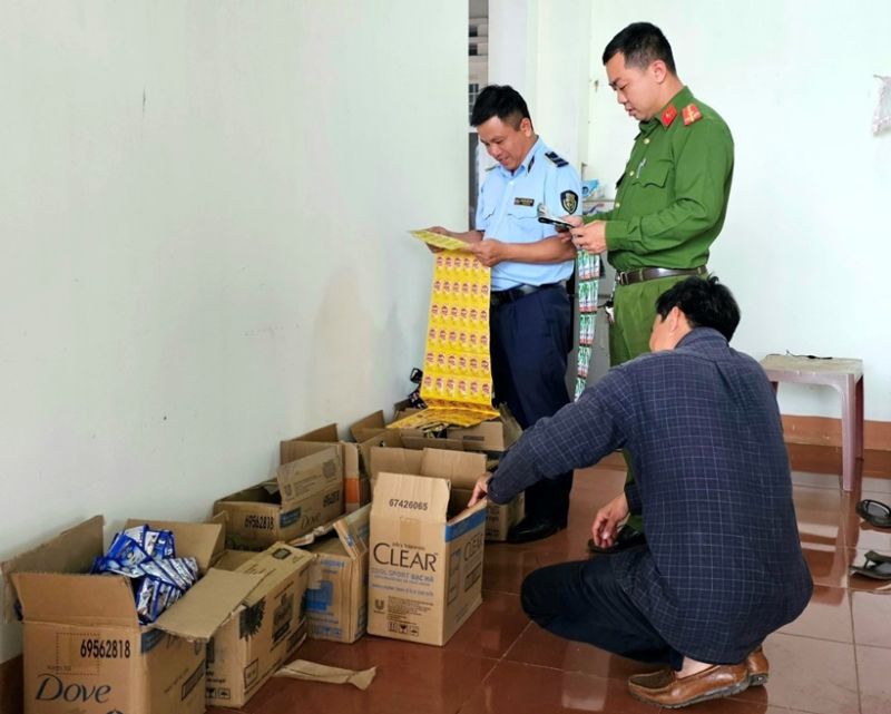 Lực lượng chức năng thu giữ số hàng hóa giả mạo nhãn hiệu của Unilever đã được bảo hộ ở Việt Nam.