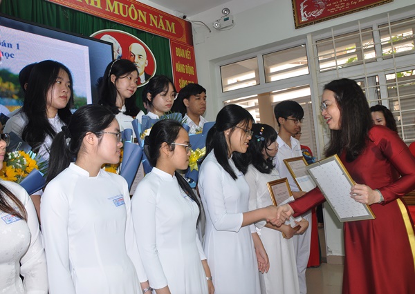 Bà Rịa Vũng Tàu khen thưởng 30 học sinh giỏi quốc gia năm học 2022-2023