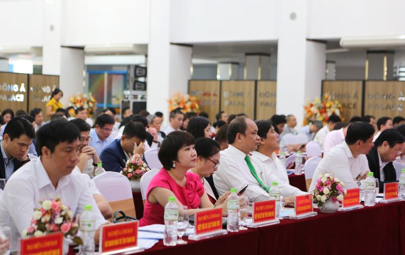 Các đại biểu Các đại biểu đại diện cho 27.000 DN trên địa bàn tỉnh Thanh Hóa dự Hội nghị tháo gỡ khó khăn trong sản xuất kinh doanh