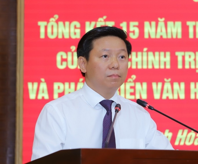 Phó Trưởng Ban Tuyên giáo Trung ương Trần Thanh Lâm phát biểu tại hội nghị.