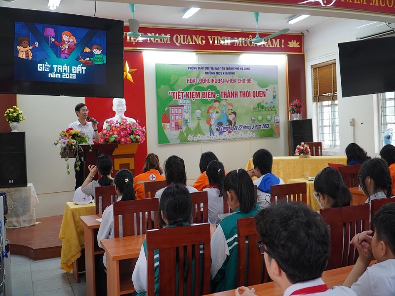 9979 Điện lực Thành phố Hạ Long tổ chức hoạt động ngoại khóa tuyên truyền về chủ đề “Tiết kiệm điện – Thành thói quen” tới các em học sinh trên địa bàn