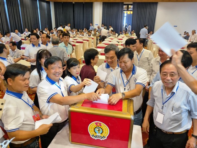 Quang cảnh bầu cử BCH khóa VII HNB Thừa Thiên Huế