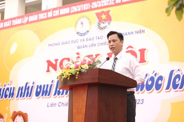 Ông Nguyễn Thanh Lịch - Trưởng phòng GD-ĐT quận Liên Chiểu, TP. Đà Nẵng, phát biểu khai mạc ngày hội