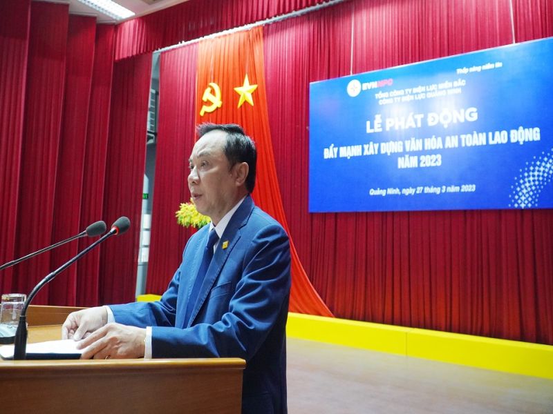 9825 Ông Phạm Đình Chấn Phó giám đốc Công ty phát biểu tại Lễ phát động