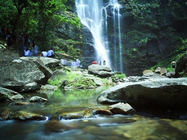 Khám phá thác Khe Kèm tại vườn quốc gia Pù Mát
