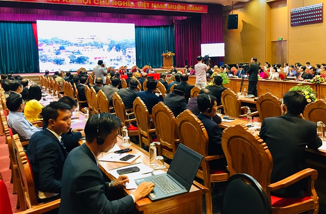 Quang cảnh Hội nghị ký kết hợp tác giữa UBND tỉnh Bình Định và Chính quyền 04 tỉnh Nam Lào giai đoạn 2021 – 2025. Các thành viên Đoàn ch