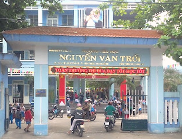 Trường tiểu học Nguyễn Văn Trỗi - nơi xảy ra vụ việc người lạ tới cổng trường dụ dỗ học sinh -