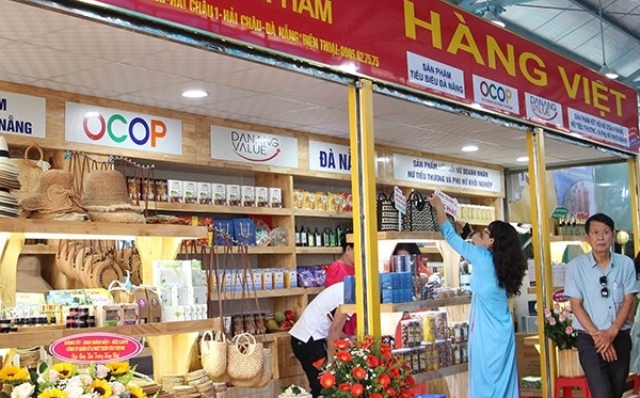 Điểm giới thiệu và bán sản phẩm hàng Việt, OCOP tại chợ Hàn