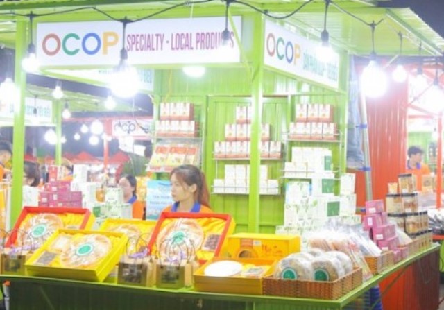 Một kios sản phẩm OCOP di động tại chợ đêm Sơn Trà