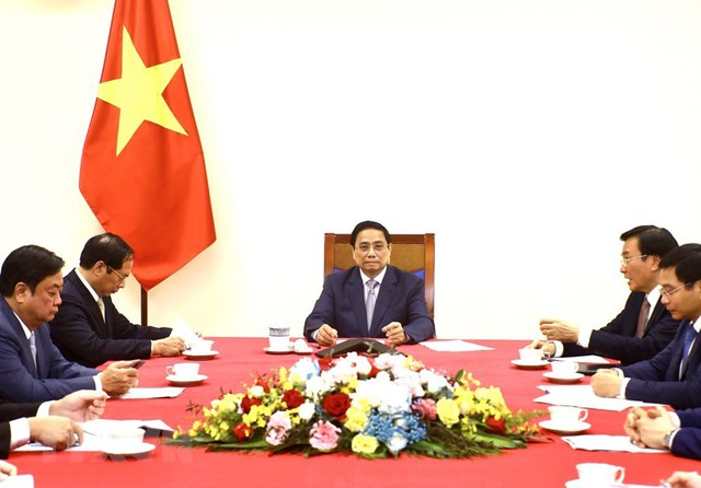 Ngày 4/4 tại Trụ sở Chính phủ, Thủ tướng Chính phủ Phạm Minh Chính đã điện đàm với Thủ tướng Quốc vụ viện nước Cộng hòa Nhân dân Trung Hoa Lý Cường.