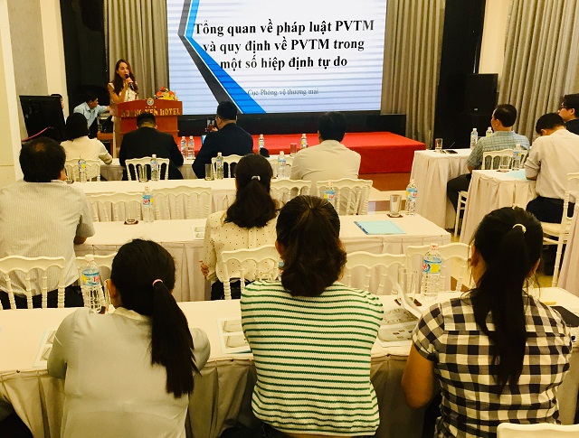 Chuyên gia Cục PVTM giới thiệu chuyên đề “Tổng quan về pháp luật PVTM và quy định về PVTM trong một số hiệp định tự do”.