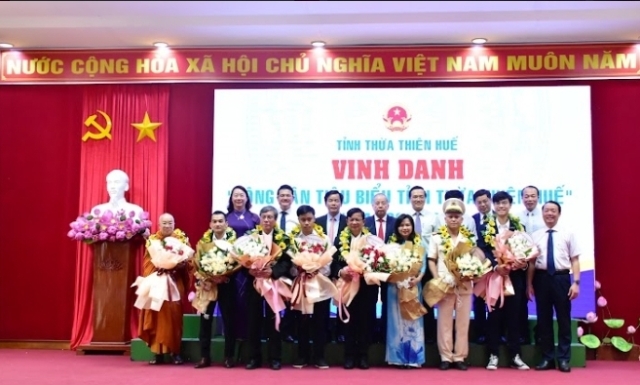 Thừa Thiên Huế: Vinh danh 10 công dân tiêu biểu và những tập thể, cá nhân được khen thưởng