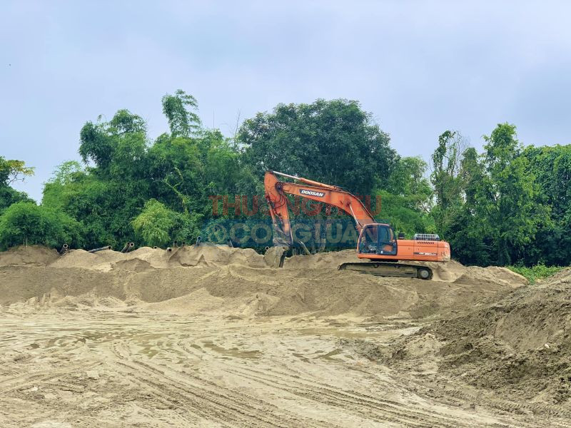 Bãi tập kết cát trên địa bàn huyện Vĩnh Lộc, tỉnh Thanh Hoá