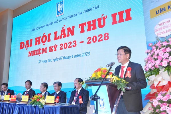 Ông Lê Ngọc Khánh, Phó Chủ tịch UBND tỉnh Bà Rịa – Vũng Tàu phát biểu tại Đại hội