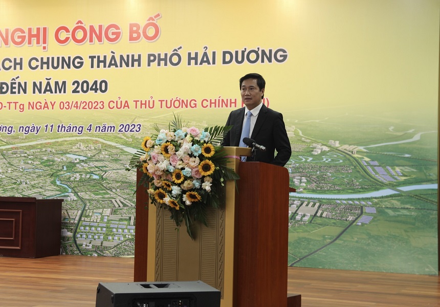 Thứ trưởng Bộ Xây dựng Nguyễn Tường Văn phát biểu tại hội nghị