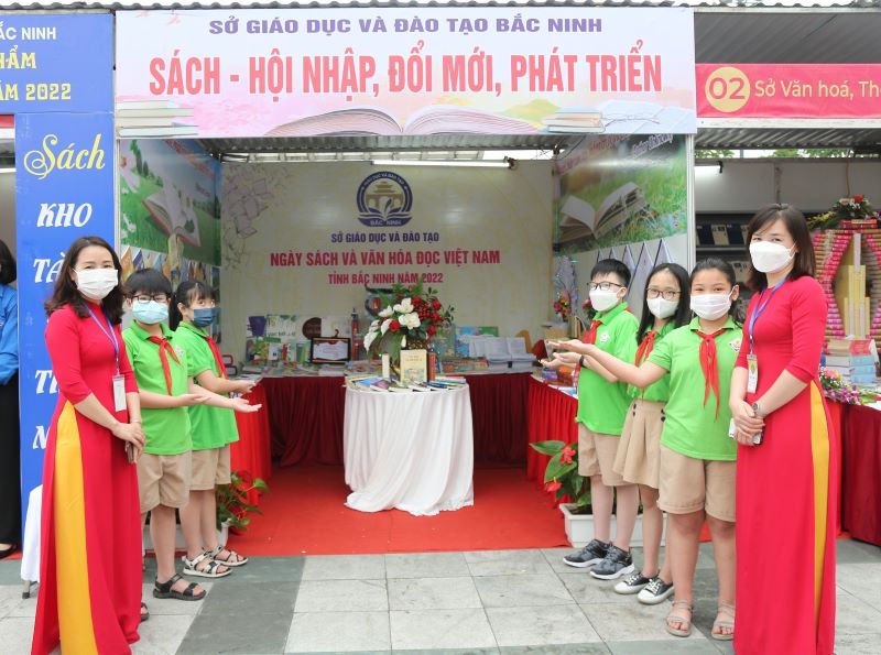 Gian trưng bày của Sở Giáo dục và Đào tạo Bắc Ninh tại Ngày Sách và Văn hóa đọc tỉnh Bắc Ninh năm 2022