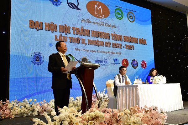Ông Biện Quốc Dũng - Chủ tịch Hội Trầm hương Khánh Hòa đọc lời khai mạc
