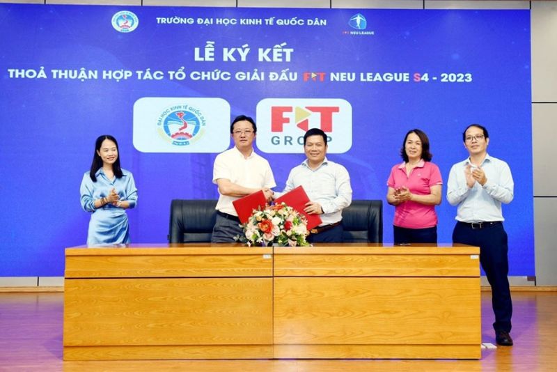 Bằng việc ký thỏa thuận, Tập đoàn F.I.T chính thức trở thành đơn vị bảo trợ và đồng hành cho giải bóng đá FIT NEU LEAGUE (Ảnh: Dương Ngân)