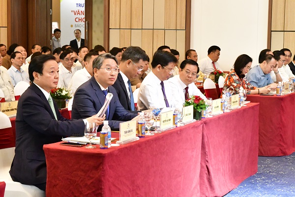 Phó Thủ tướng Trần Hồng Hà tới dự hội nghị