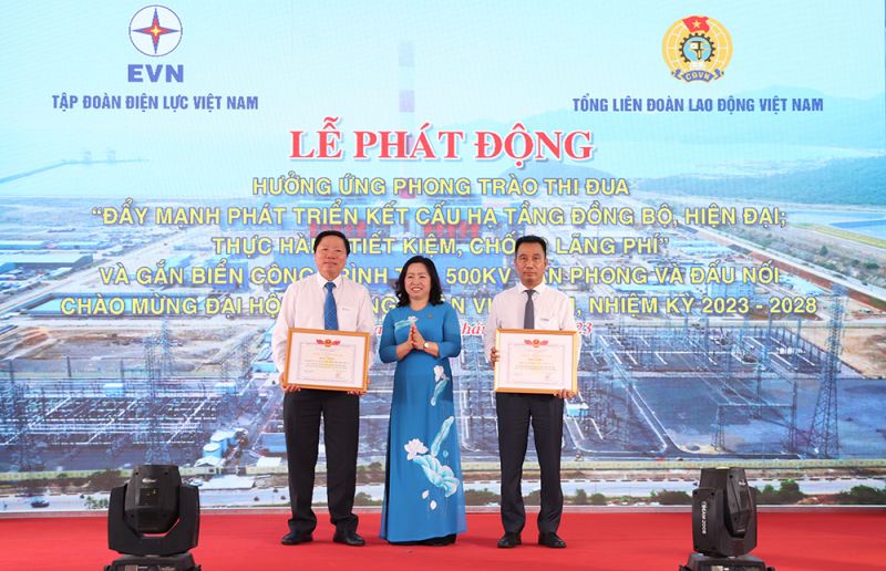 Các tập thể, cá nhân nhận Bằng khen của Tổng Liên đoàn Lao động Việt Nam UBND tỉnh Khánh Hòa và Tập đoàn Điện lực Việt Nam