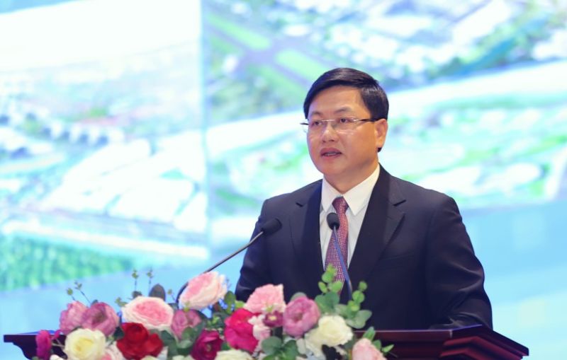 Ông Mai Xuân Liêm, Ủy viên Ban Thường vụ Tỉnh ủy, Phó Chủ tịch UBND tỉnh công bố Quyết định của Thủ tướng Chính phủ về việc phê duyệt Quy hoạch chung đô thị Thanh Hóa, tỉnh Thanh Hóa đến năm 2040.