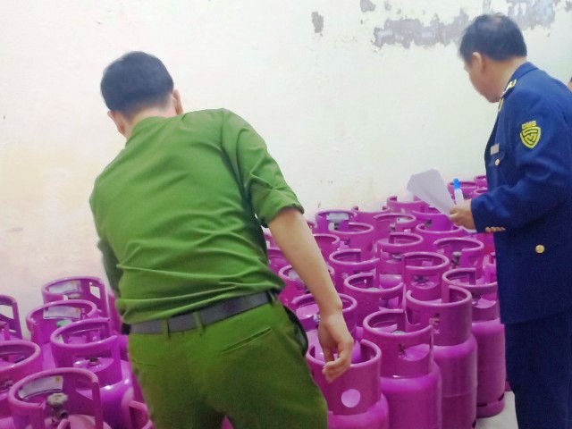UBND tỉnh Hà Tĩnh xử phạt vi phạm hành chính đối với Công ty cổ phần kinh doanh LPG Việt Nam - Chi nhánh Hà Tĩnh số tiền 100 triệu đồng với hành vi vi phạm trên.
