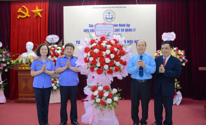 Vụ pháp chế và Quản lý khoa học, Viện Kiểm sát nhân dân tối cao chúc mừng Vụ pháp chế và Quản lý khoa học, Viện Kiểm sát nhân dân tối cao chúc mừng