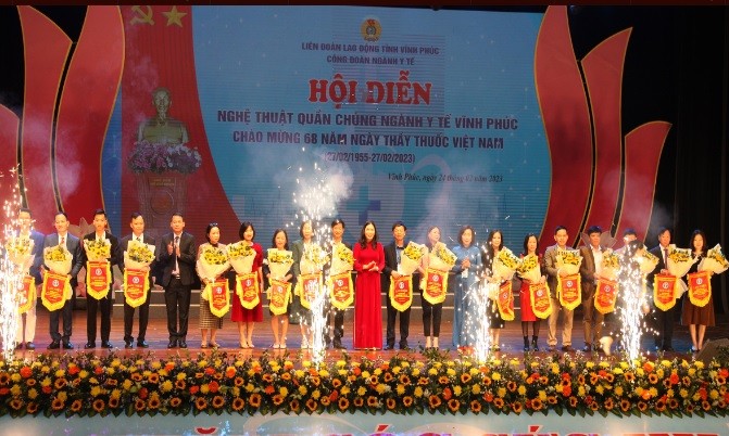 Hội diễn Nghệ thuật quần chúng Ca khúc cách mạng 2023 được tổ chức tại Vĩnh Phúc với chủ đê Hội diễn Nghệ thuật quần chúng Ca khúc cách mạng 2023 được tổ chức tại Vĩnh Phúc với chủ đê