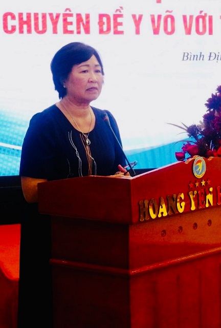 B&agrave; Nguyễn Thị Thanh B&igrave;nh ph&aacute;t biểu tại Hội thảo.