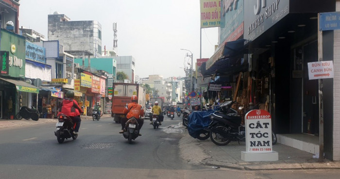 TP. HCM: Xử lý các tổ chức, cá nhân lắp đặt biển quảng cáo vi phạm quy định