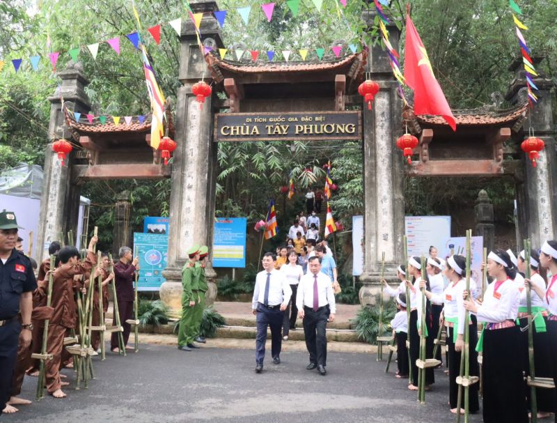 Huyện Thạch Thất long trọng tổ chức Khai hội chùa Tây Phương năm 2023