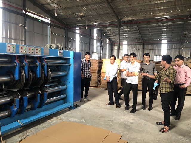 Một góc phân xưởng sản xuất bao bì Carton của Công ty TNHH Thương mại tổng hợp Phúc Thịnh.
