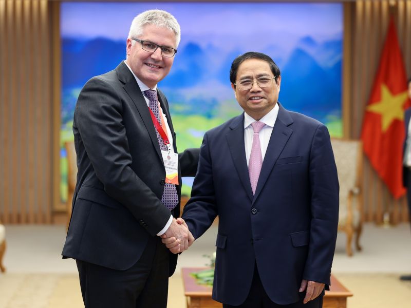 Thủ tướng Phạm Minh Chính và Bộ trưởng Nông nghiệp Thụy Sĩ Christian Hofer