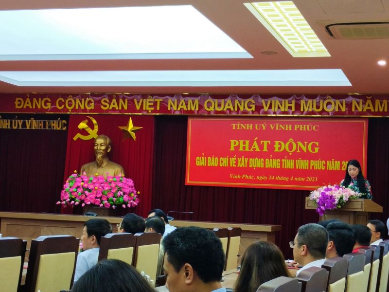 Bí thư tỉnh uỷ Vĩnh Phúc Hoàng Thị Thuý Lan phát biểu tại hội nghị