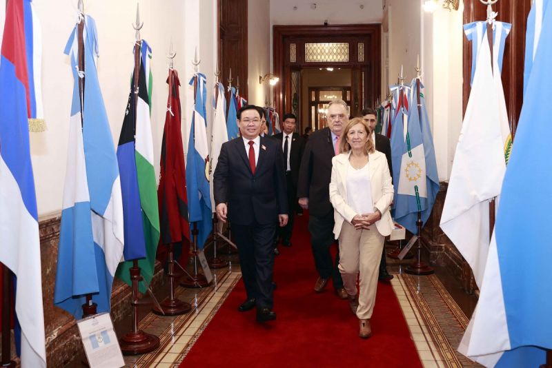 Chủ tịch Quốc hội Vương Đình Huệ và đoàn đại biểu thăm và làm việc tại Argentina.