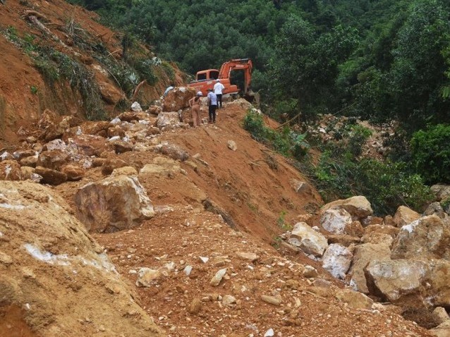 Công ty Vũ Trường Giang bị phạt và truy thu hơn 130 triệu đồng vì khai thác khoáng sản lấn chiếm đất rừng