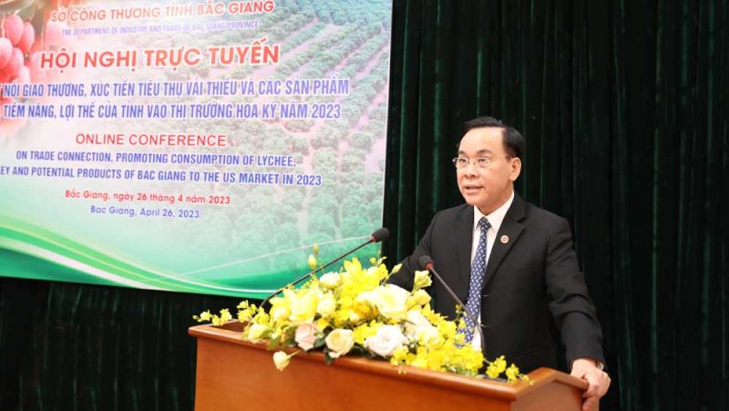 Ông Trần Quang Tấn giới thiệu tiềm năng thị trường nông sản của Bắc Giang