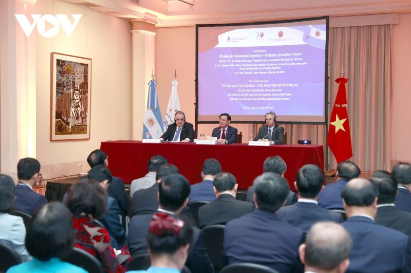 Chủ tịch Quốc hội Vương Đình Huệ dựu kiện kỉ niệm 50 năm quan hệ Argentina – Việt Nam hiện tại và tương lai